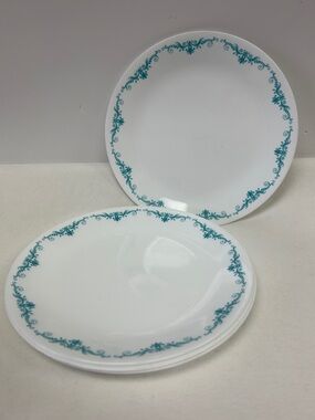 Vintage 1980’s set of 4  CORELLE  10 1/4”  “Garden Lace “ dinner plates